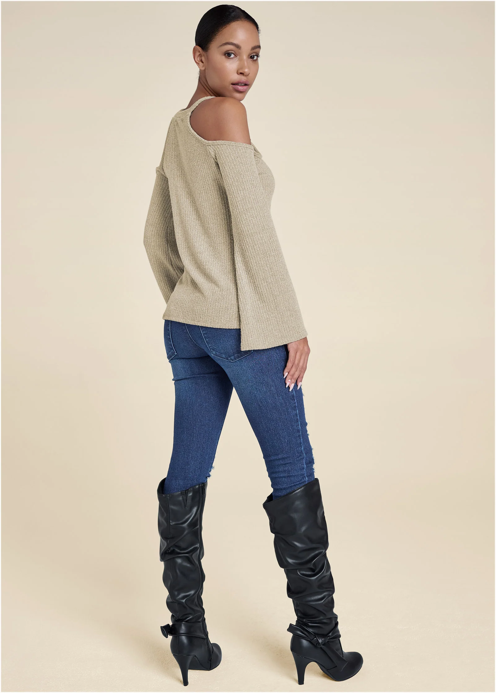 Pearl trim bell sleeve top - Grey