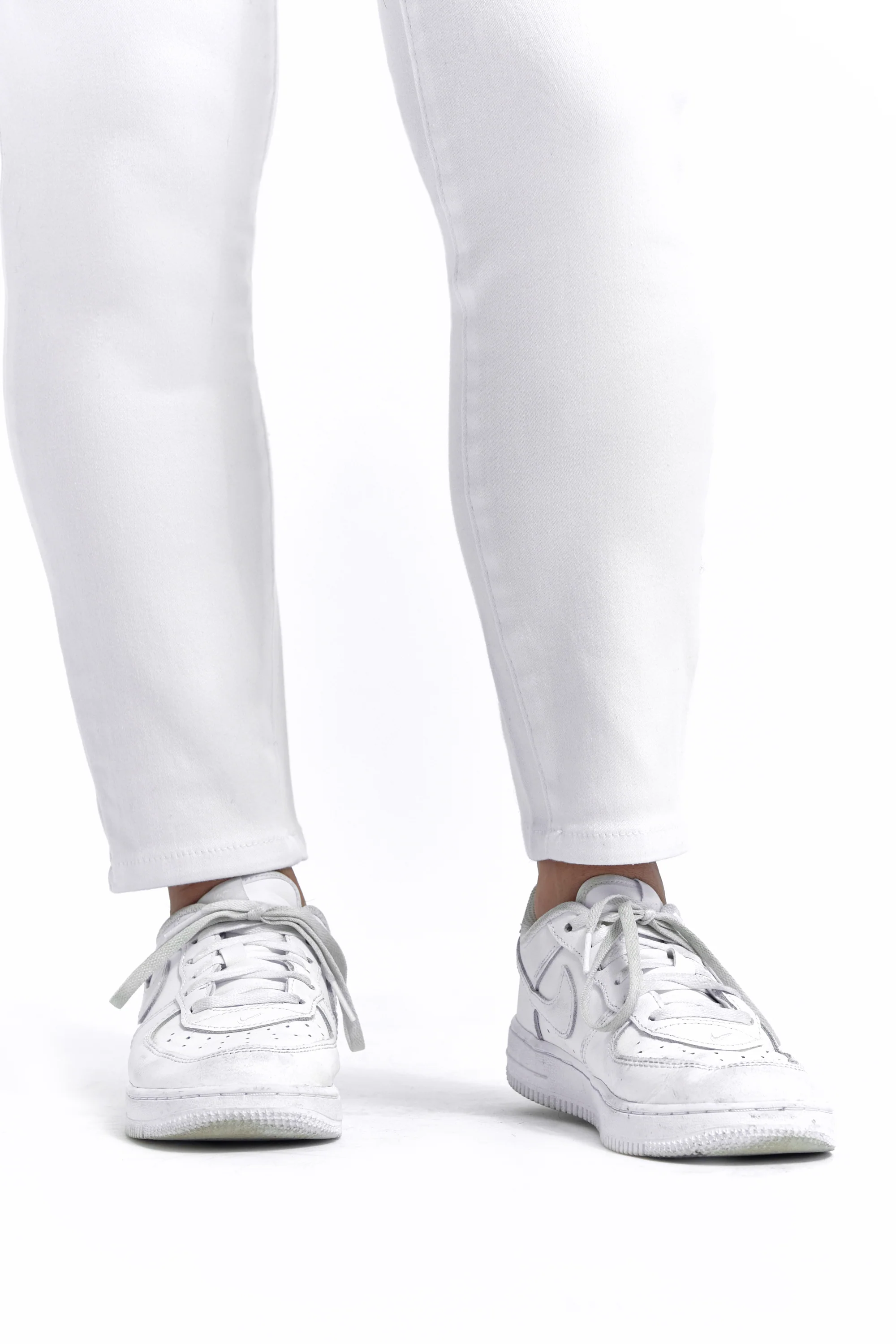 Ava Petite Butter Skinny in White