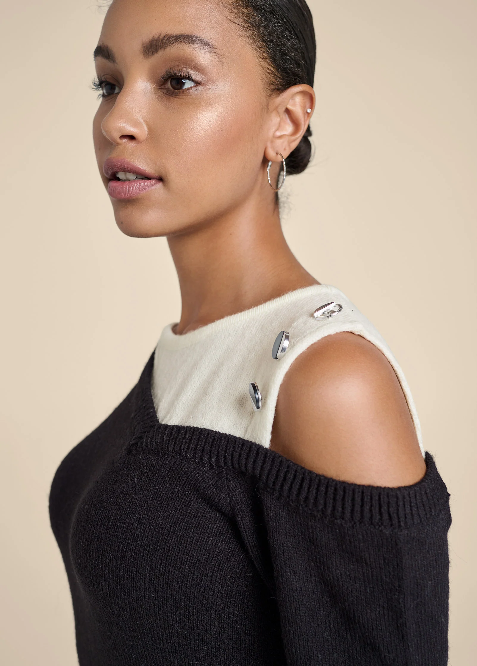 Open shoulder sweater dress - Black & White