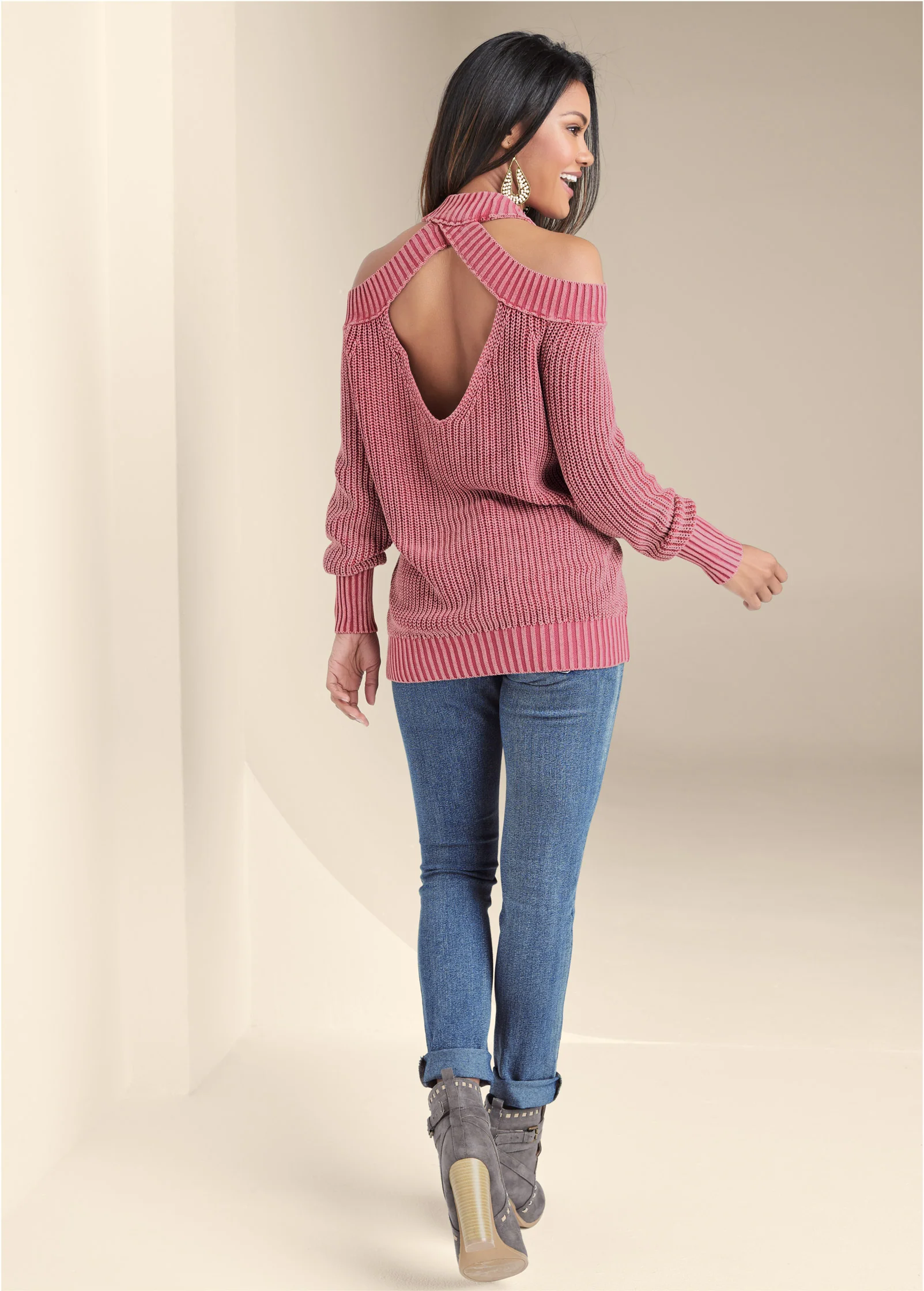 Cold shoulder mock neck sweater - Pink