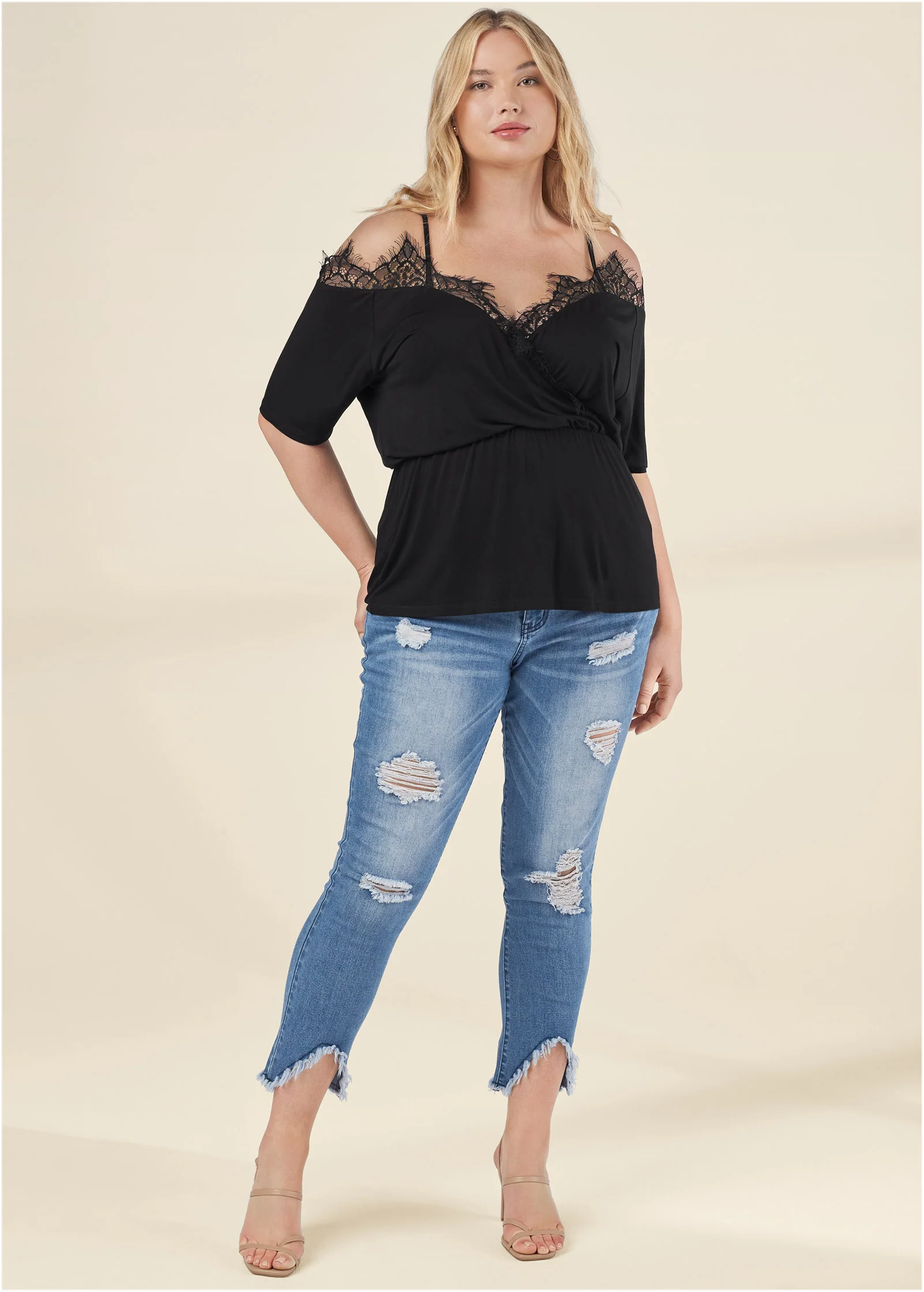 Cold-shoulder lace top - Black