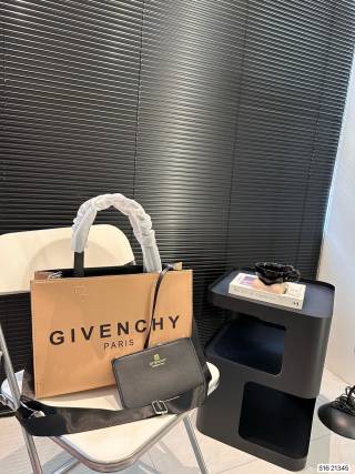 Givenchy Bag GV021