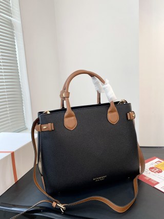 Burberry Bag BUR641