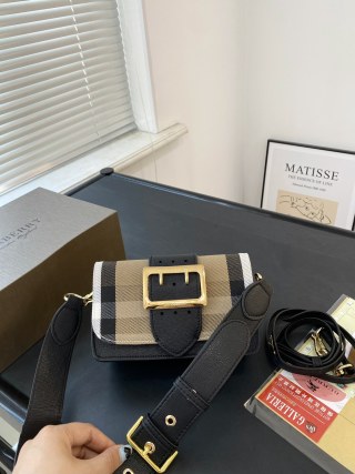 Burberry Bag BUR638