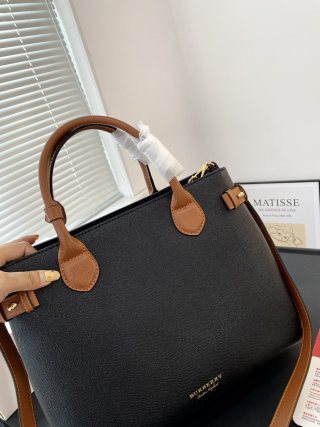 Burberry Bag BUR641