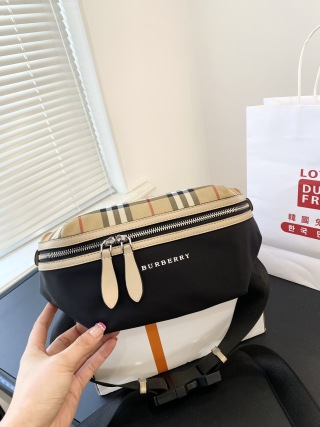 Burberry Bag BUR640