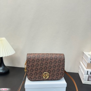 Michael Kors Bag MK670