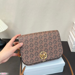 Michael Kors Bag MK670
