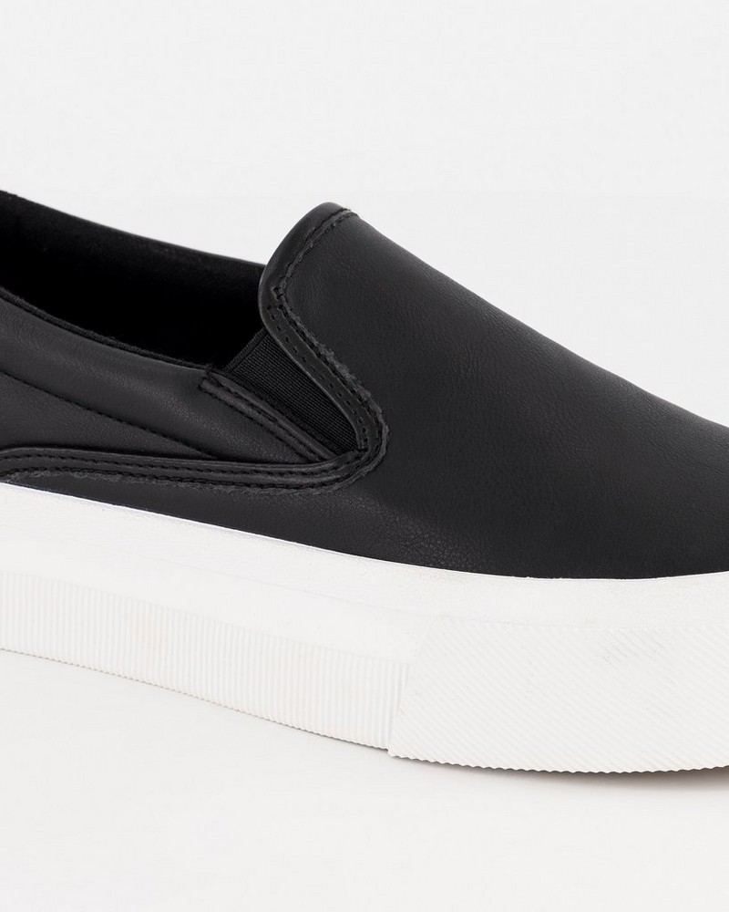 Women’s Azley Sneaker