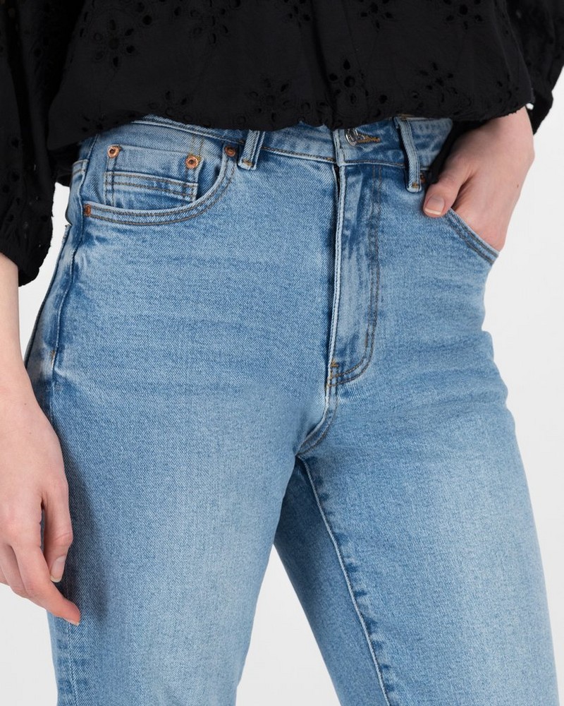 Women’s Asha Straight Leg Denim