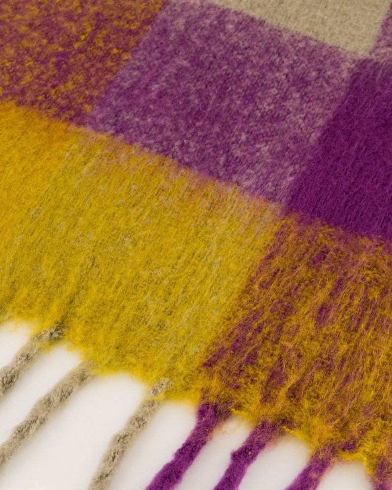 Women’s Devyn Check Scarf with Tassels