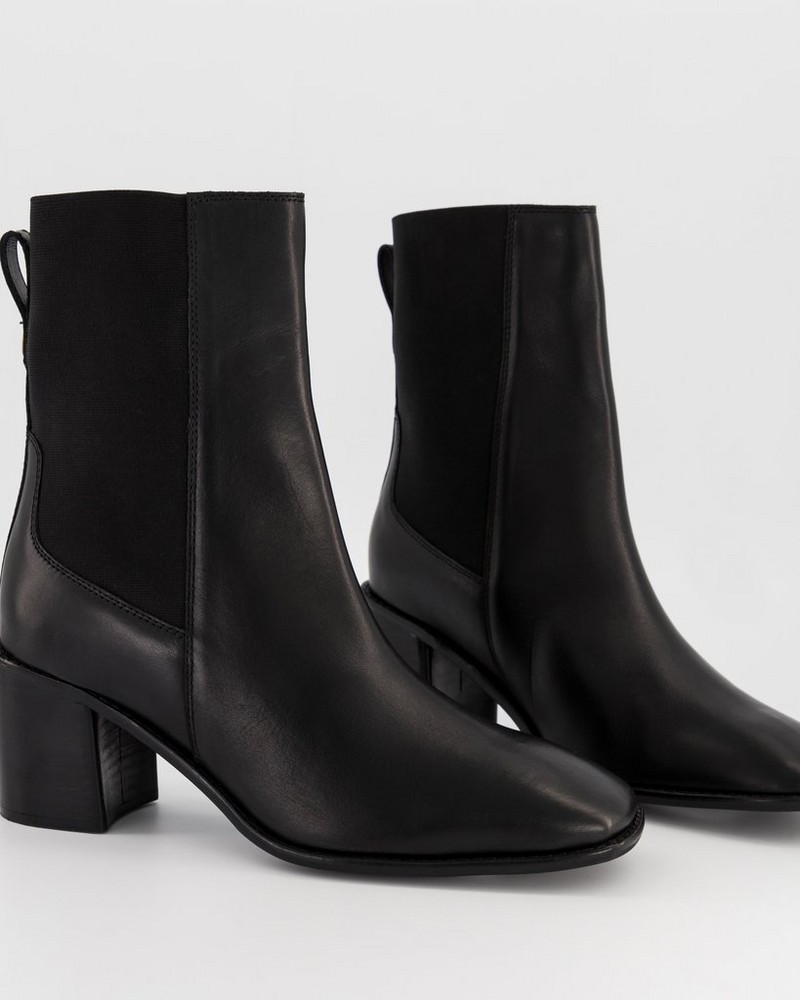 Women’s Amirah Leather Boot