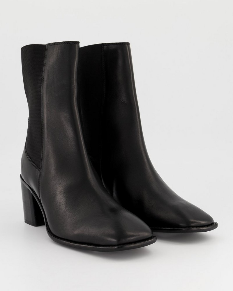 Women’s Amirah Leather Boot