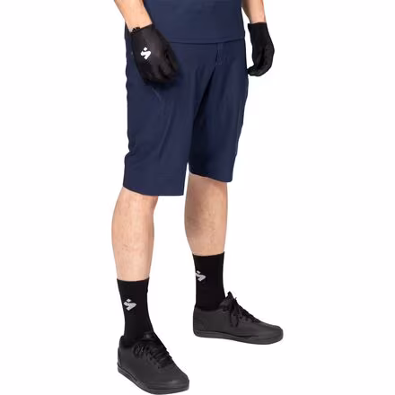 Hunter II Light Short - Men's