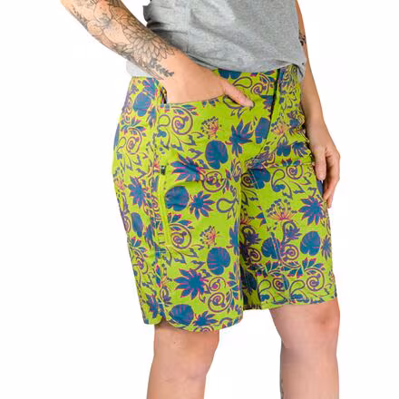 Savvy 11in Paisley Print Short - Women's