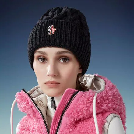 Cable Knit Wool Beanie - Women's