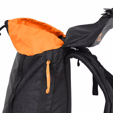 D-Route 17L Backpack