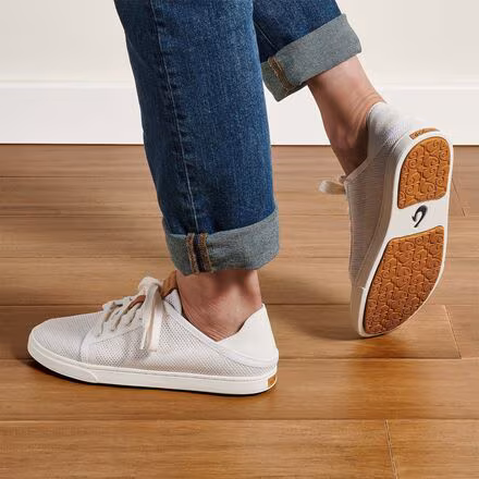 Pehuea Li Sneaker - Women's