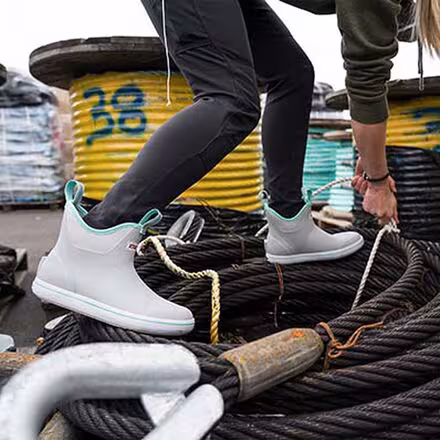 Ankle 6in Deck Boot - Women's