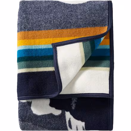 Pacific Wonderland Blanket