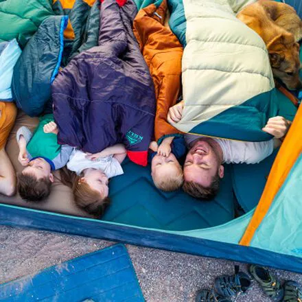 Catena Sleeping Bag: 30F Synthetic