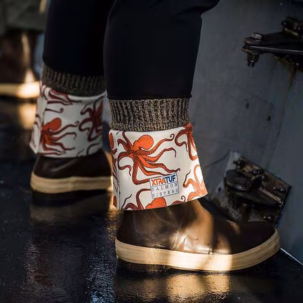 Legacy Salmon Sisters 15in Boot - Women's