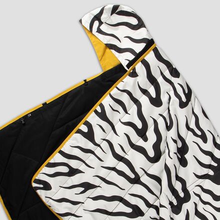 Waterproof Hooded Puffer Blanket