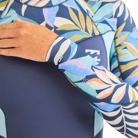 3/2 Synergy Back-Zip Flatlock Fullsuit Wetsuit - Women's