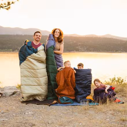 Catena Sleeping Bag: 30F Synthetic