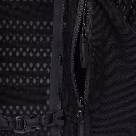 Distance 8L Backpack