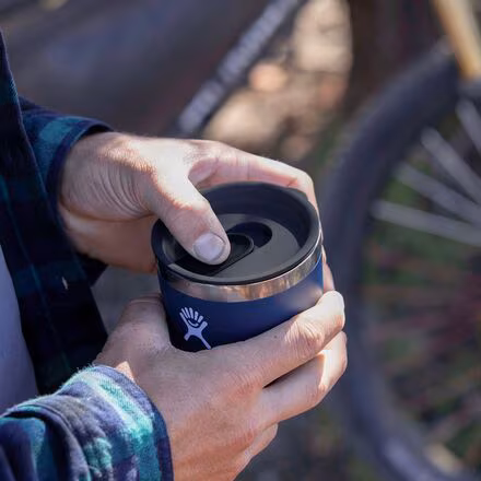 Medium Closeable Press-In Lid