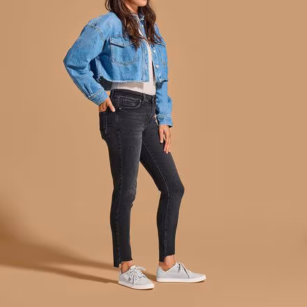 Pehuea Li Sneaker - Women's