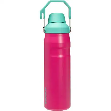 The IceFlow Aerolight 24oz Water Bottle Fast Flow