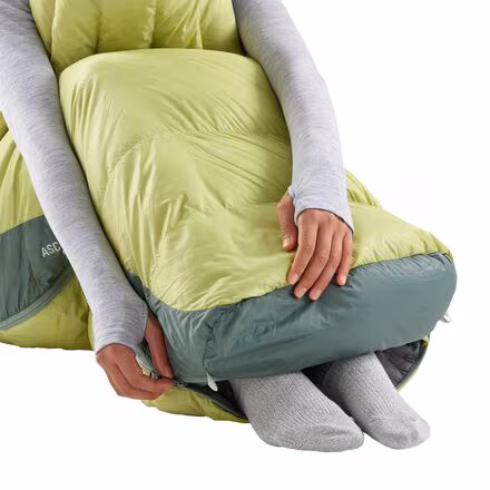 Ascent Sleeping Bag: 30F Down - Women's