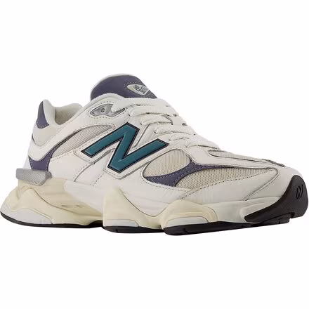 9060 Shoe