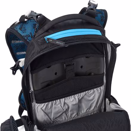 Flow 16L Protector Backpack