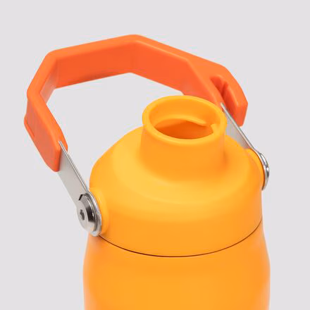 The IceFlow Aerolight 24oz Water Bottle Fast Flow