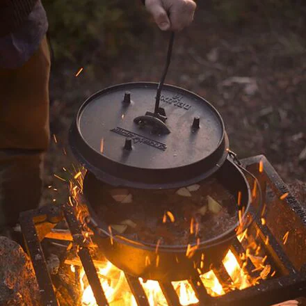 Deluxe 9 1/3-Quart Dutch Oven