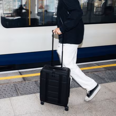 Ramverk Pro Front-Access Carry-On