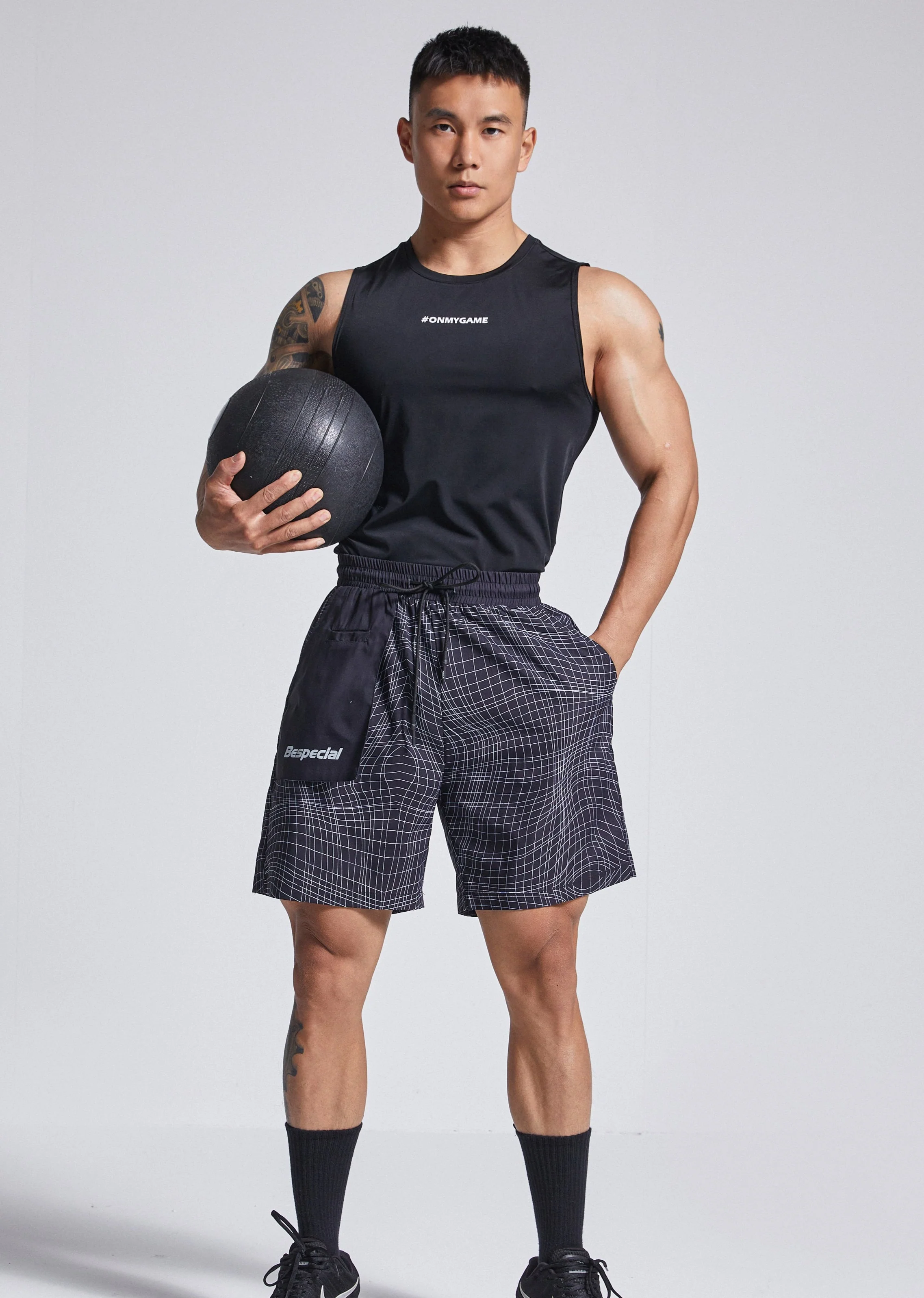 M】OMG 驚く SPORT GYM SHORT PANTS BLACK