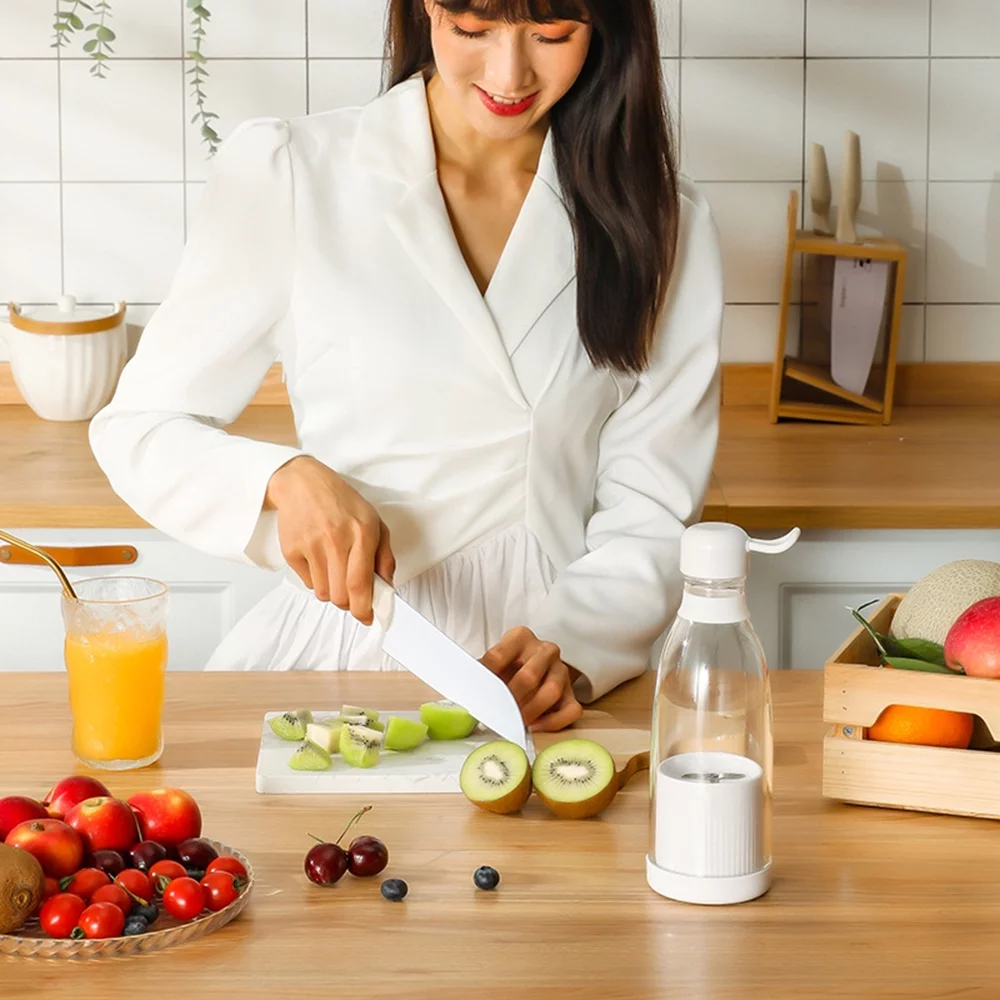Dcenta Portable USB Charging Juicer Cup, 300ml Small Blender, 40W Power, 18000 rpm, Electric Juicer