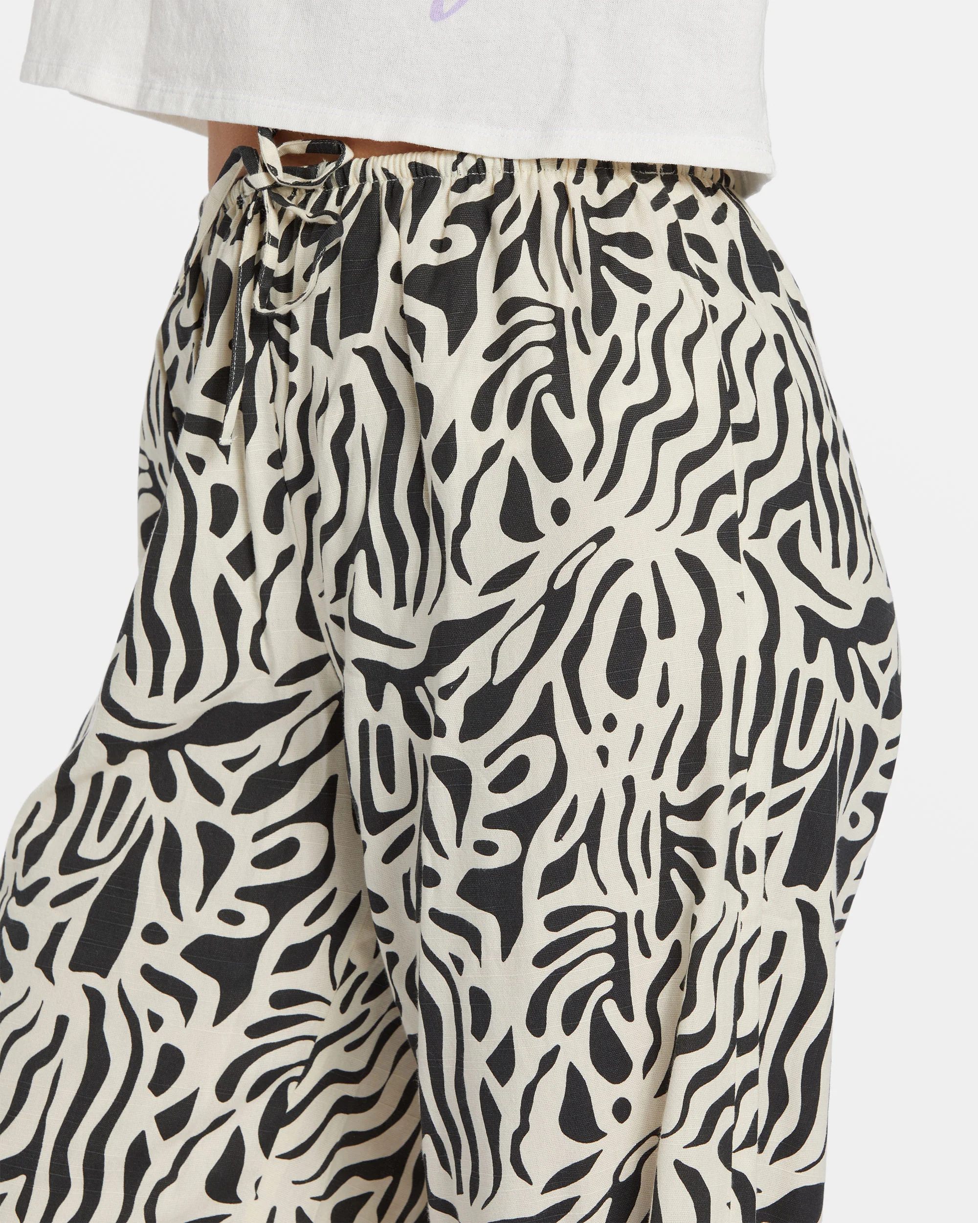 Billabong La Cala Printed Flared Pants - Black Sands -Biliabong Outlet