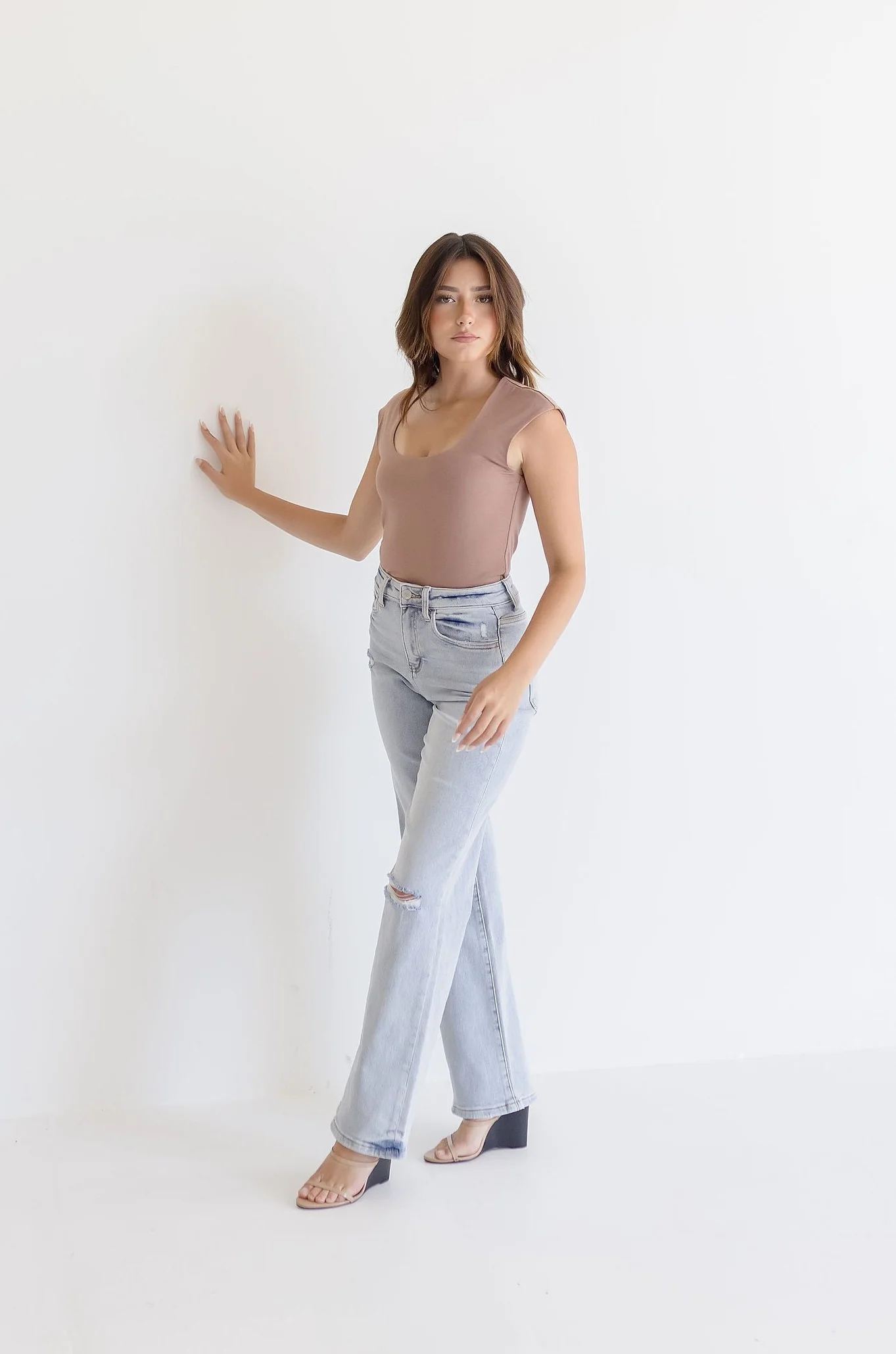 Abbi Cap Sleeve Scoop Neck Top Taupe