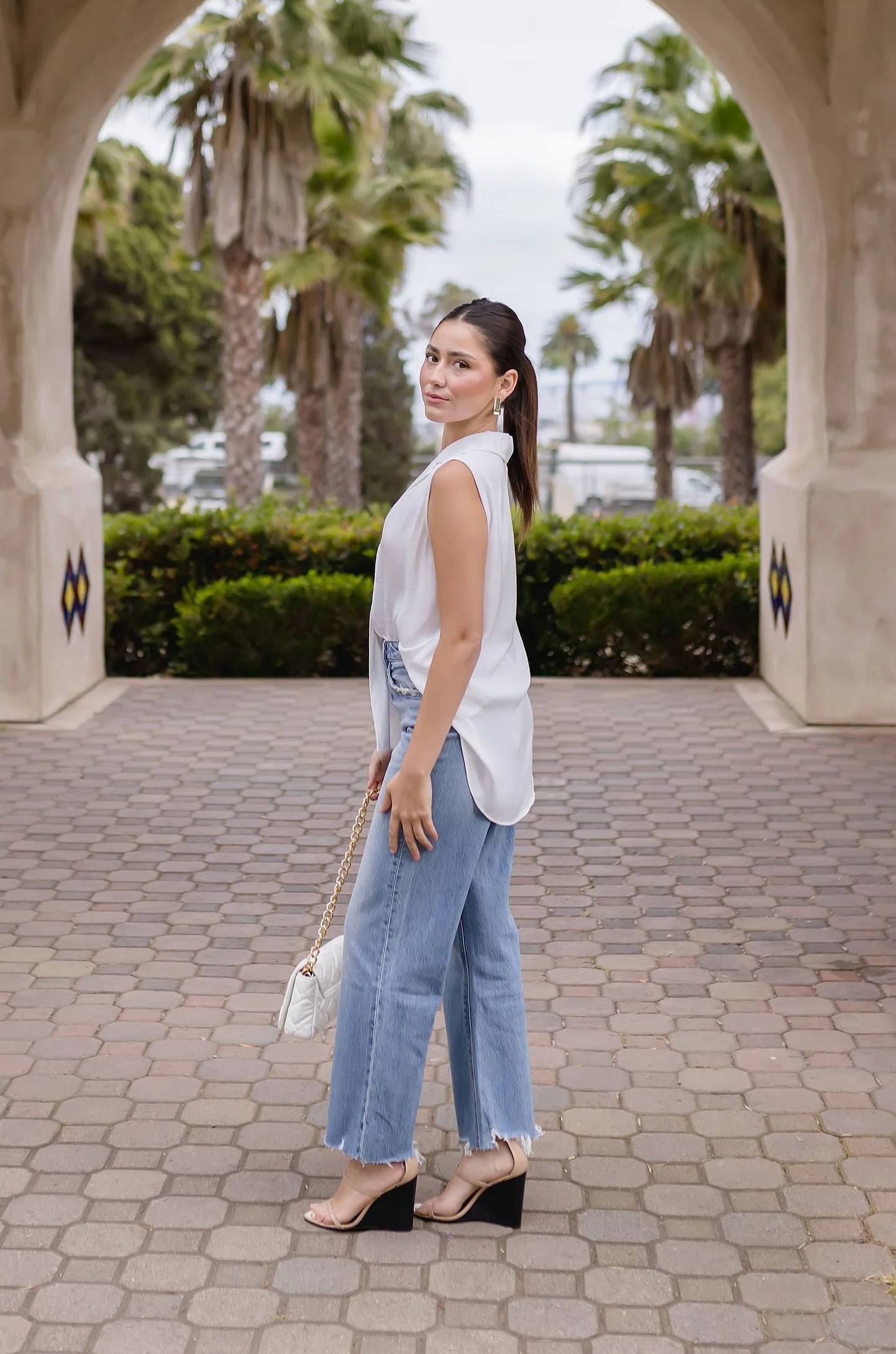 Janessa Sleeveless Button Down Top White