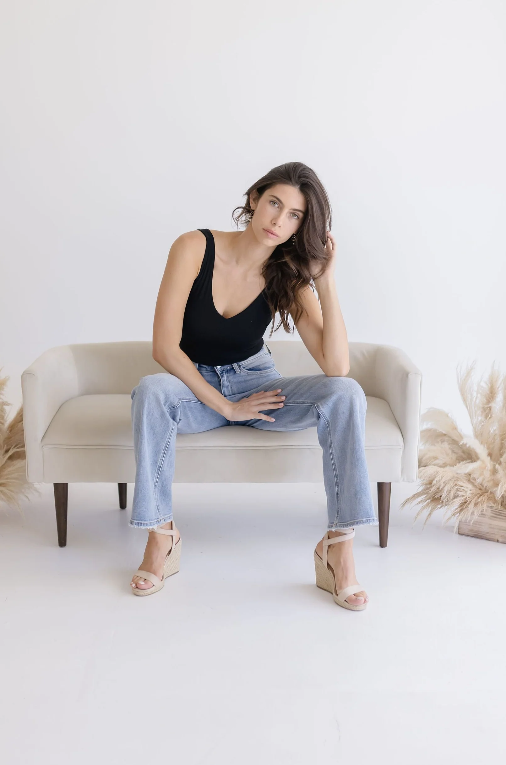 Leighton Sleeveless V Neck Crop Top Black