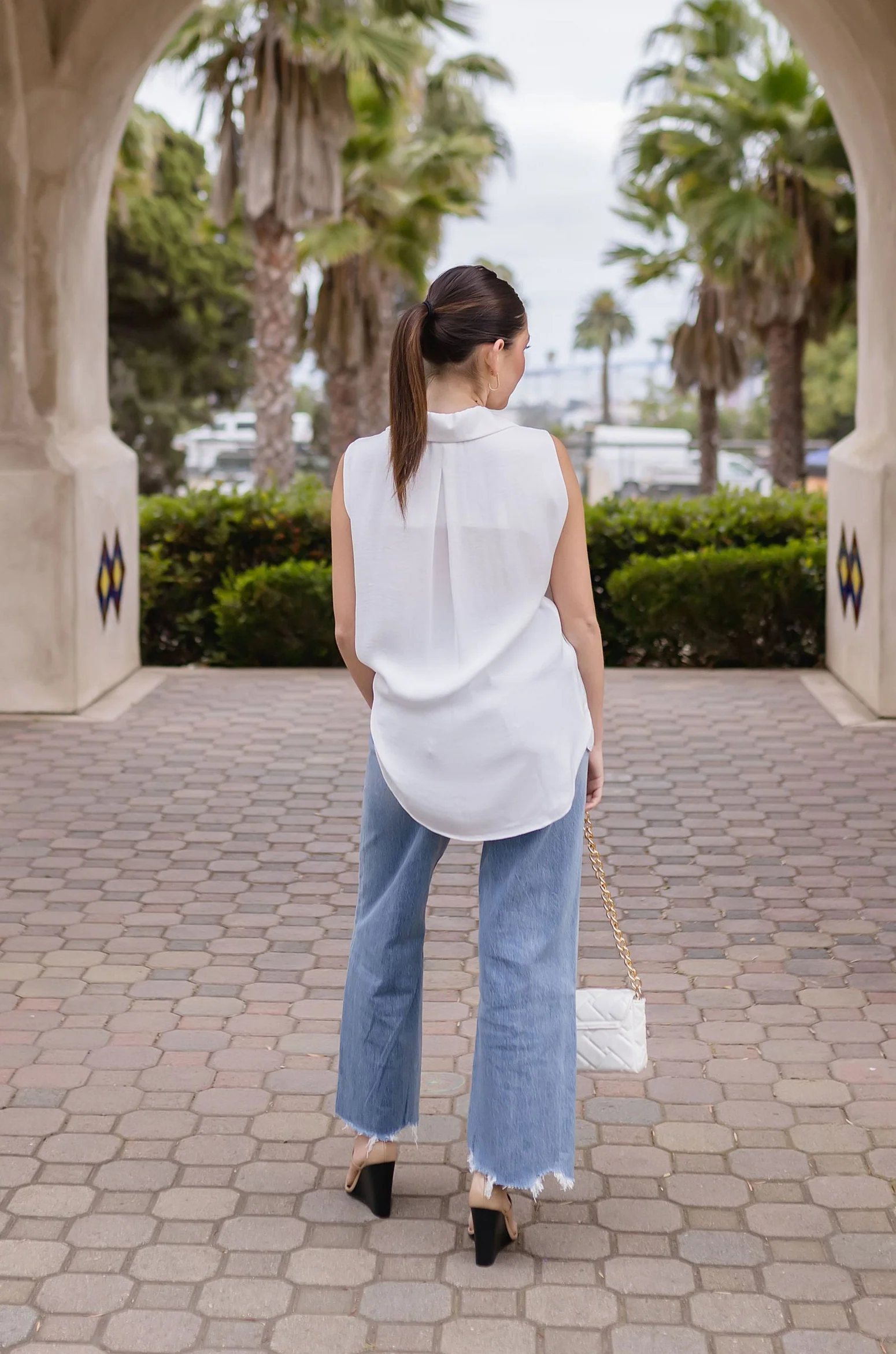 Janessa Sleeveless Button Down Top White
