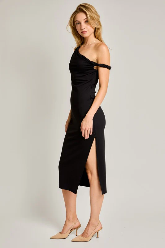 Waitlist 9/4 ♥ Tabitha Twisted Shoulder Midi Dress Black