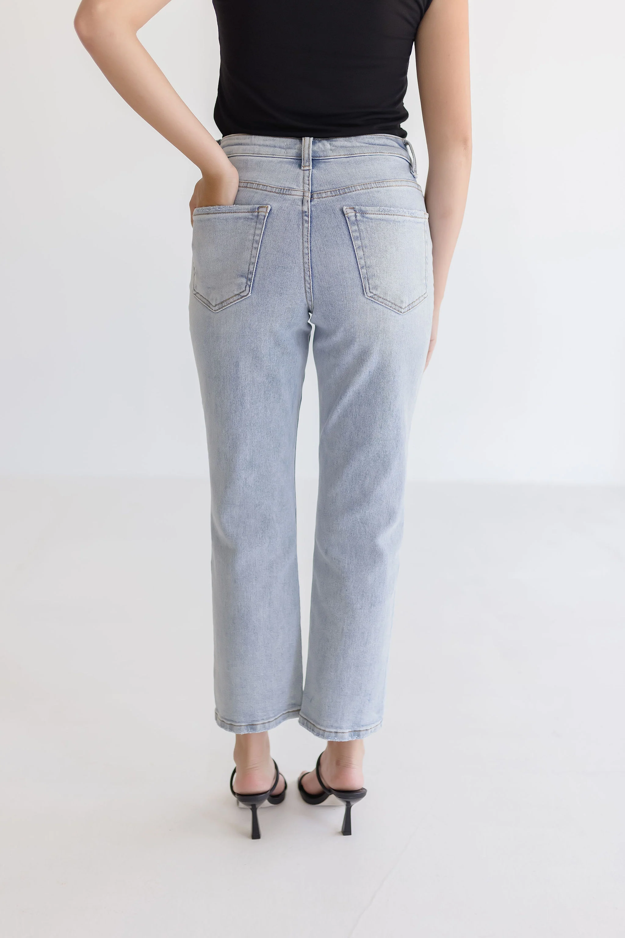 Ivy High Rise Crop Straight Leg Jeans Light Wash