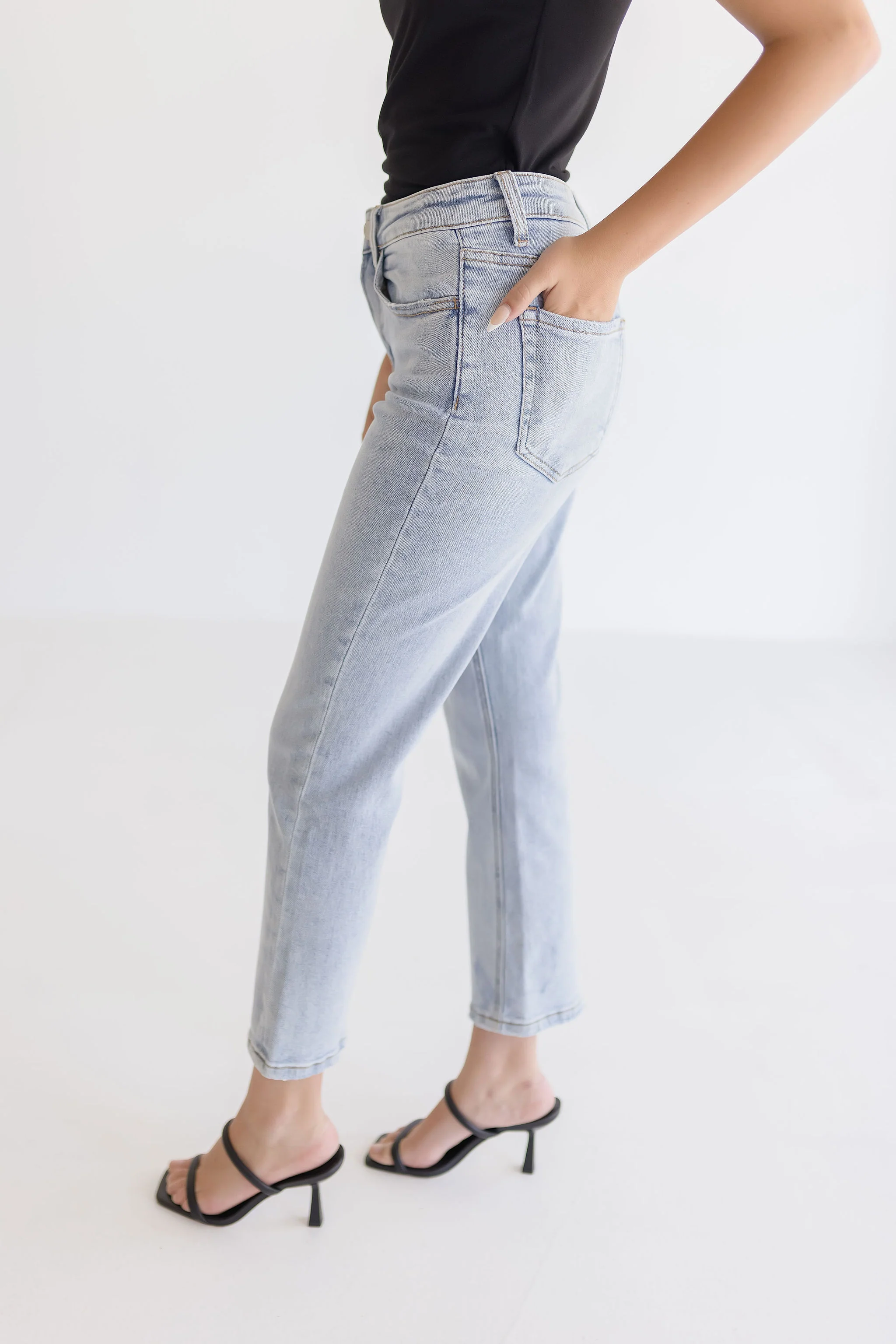 Ivy High Rise Crop Straight Leg Jeans Light Wash