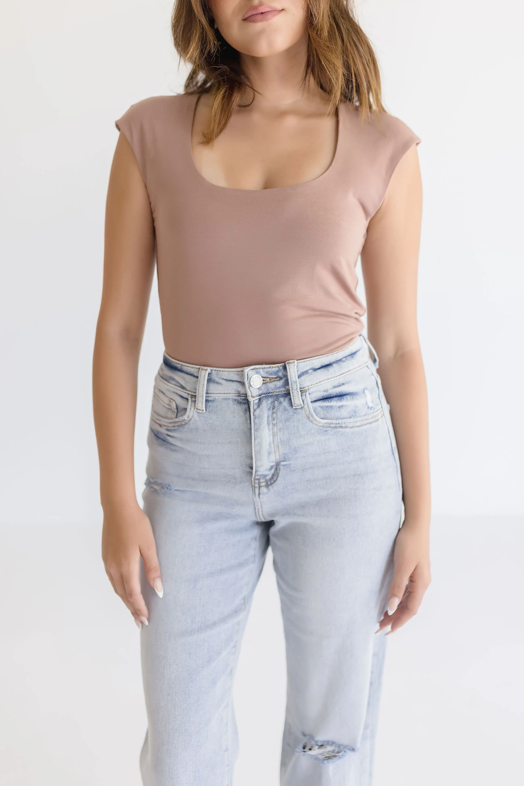 Abbi Cap Sleeve Scoop Neck Top Taupe